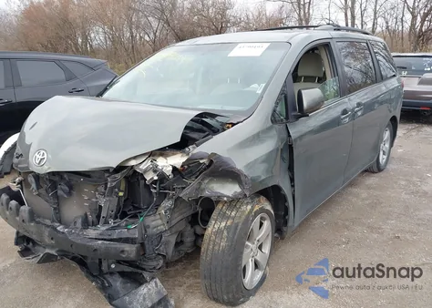 2013 Toyota Sienna Le V6 8 Passenger from USA, damaged, VIN 5TDKK3DC1DS292673